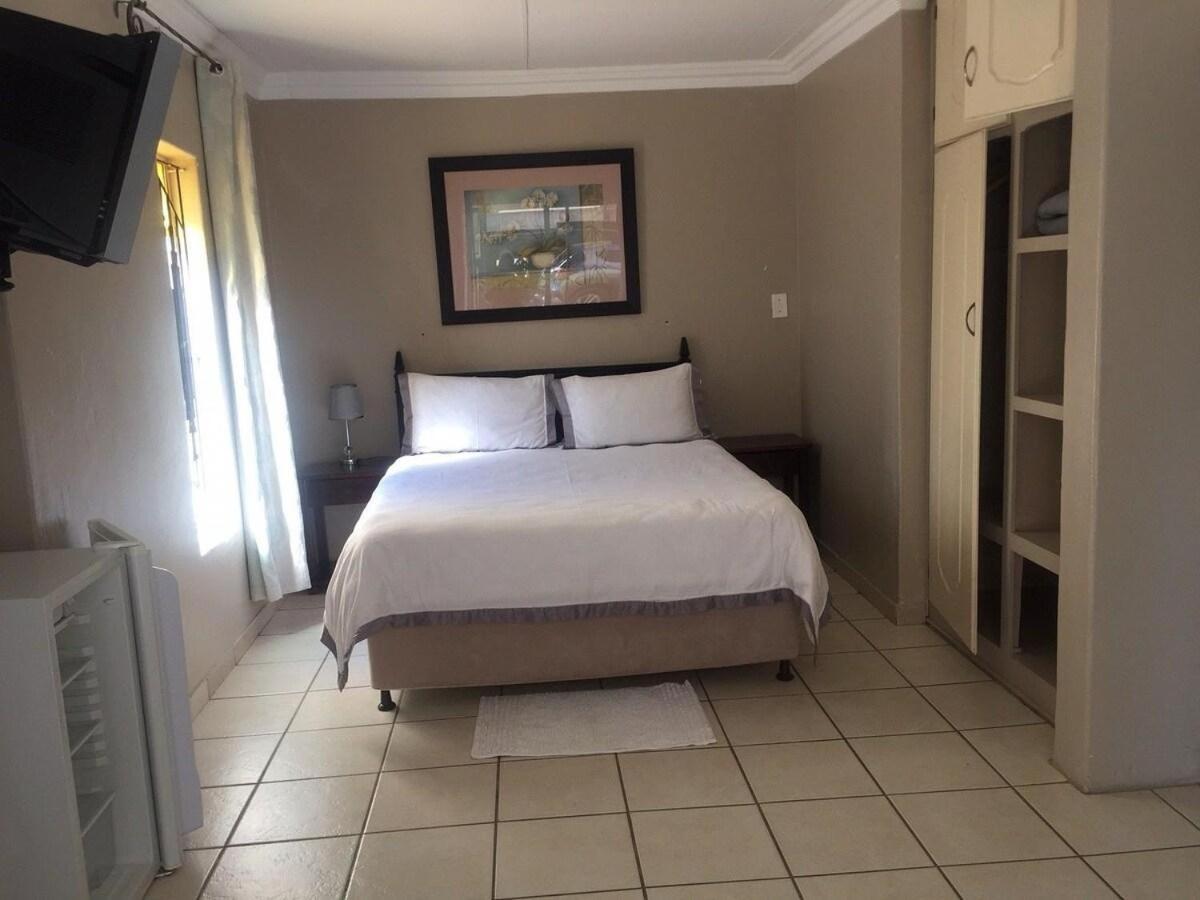 Toro Guest House Rustenburg Buitenkant foto