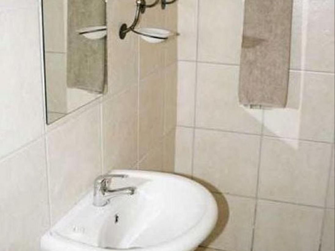 Toro Guest House Rustenburg Buitenkant foto