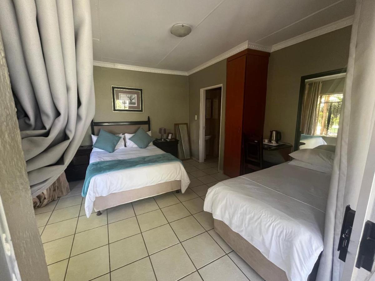 Toro Guest House Rustenburg Buitenkant foto
